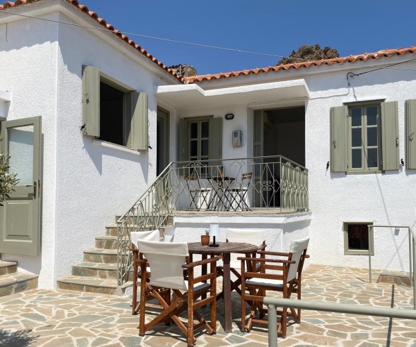 Eressos, Lesvos Island 81105, 3 Bedrooms Bedrooms, ,1 BathroomBathrooms,House,For Sale,1270