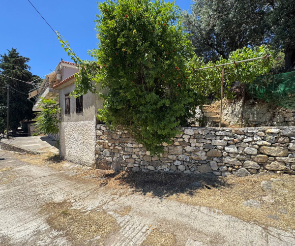 Liota, Lesvos Island 81103, 0 , 0 ,0,House and Land,For Sale,0,1358